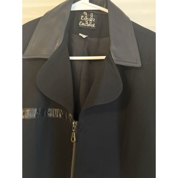 Town & Travel Black Wool Blend Coat w/Faux Leather Collar & Grommet Details VTG - Picture 6 of 13